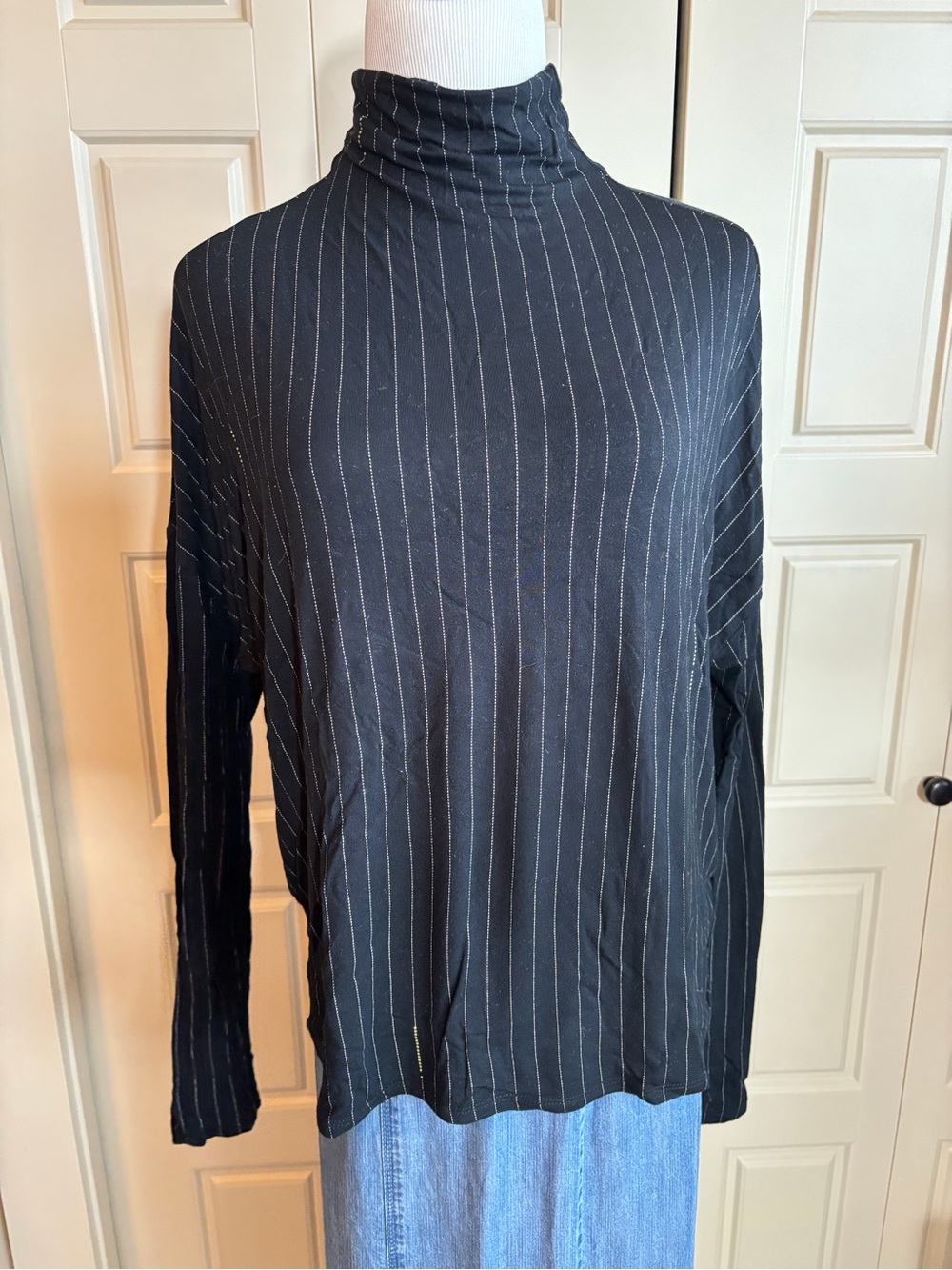 Aritzia Babaton L/S T-shirt, Tee, black striped, Stretch medium